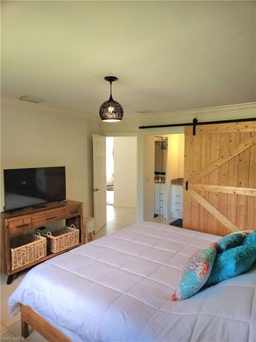 1337 Center LN, Naples, FL 34110