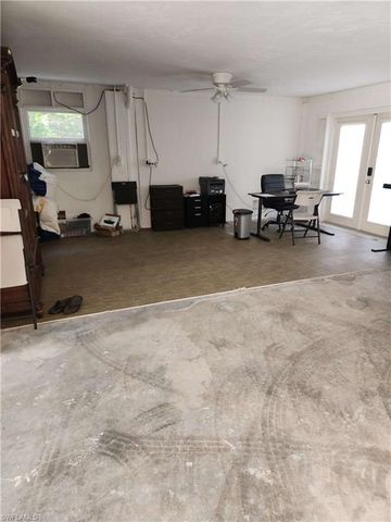 1337 Center LN, Naples, FL 34110