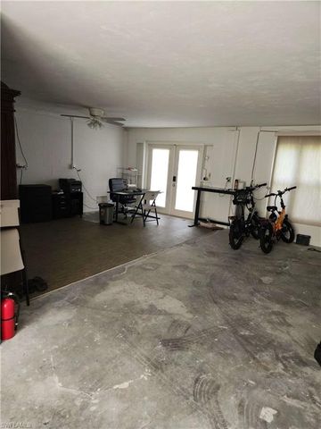 1337 Center LN, Naples, FL 34110