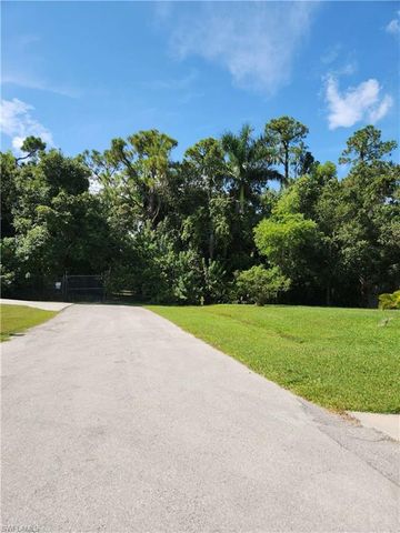 1337 Center LN, Naples, FL 34110