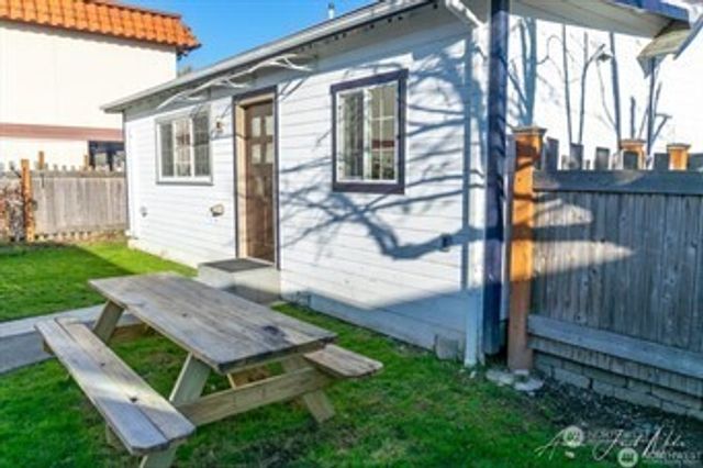 436 Wells Avenue N, Renton, WA 98057