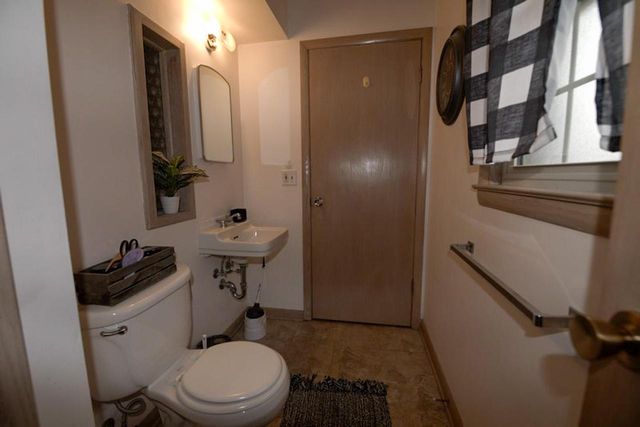 441 N 112th STREET, Wauwatosa, WI 53226