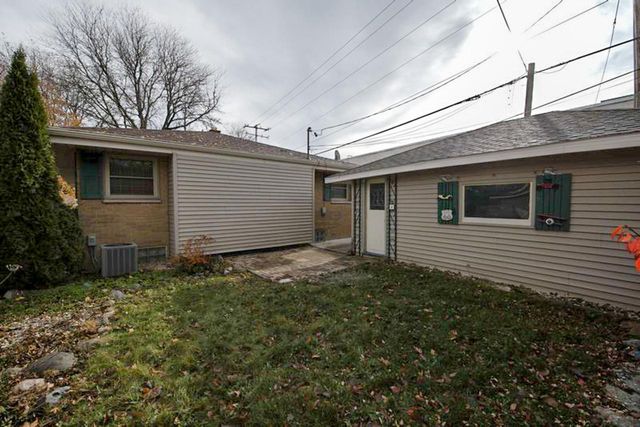 441 N 112th STREET, Wauwatosa, WI 53226