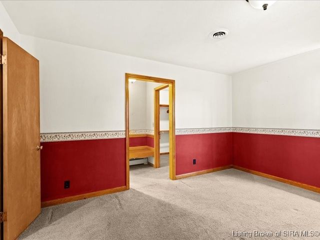 2113 Perry Crossing Road, Sellersburg, IN 47172