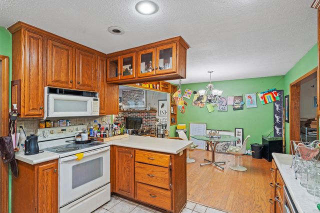 2808 PINE DR, Columbia, MO 65202