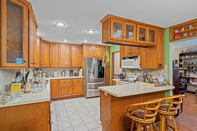 2808 PINE DR, Columbia, MO 65202