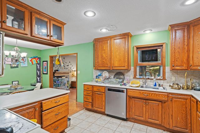 2808 PINE DR, Columbia, MO 65202