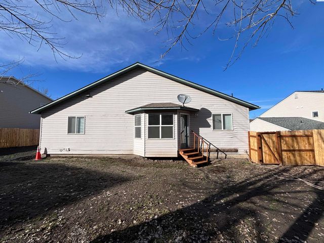345 NW Parr Dr, Pullman, WA 99163