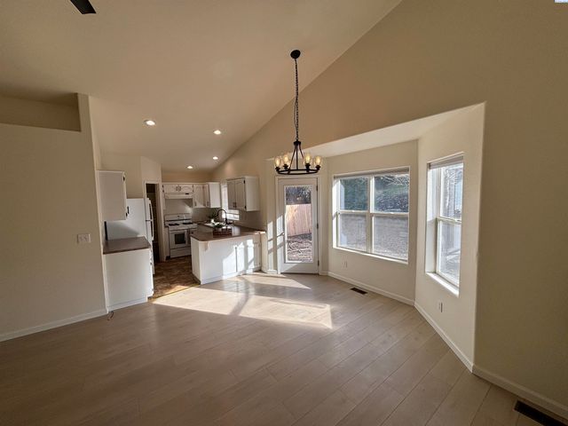 345 NW Parr Dr, Pullman, WA 99163