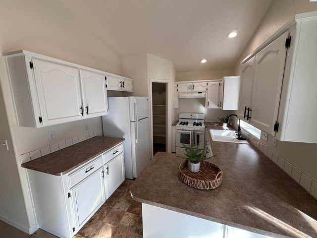 345 NW Parr Dr, Pullman, WA 99163