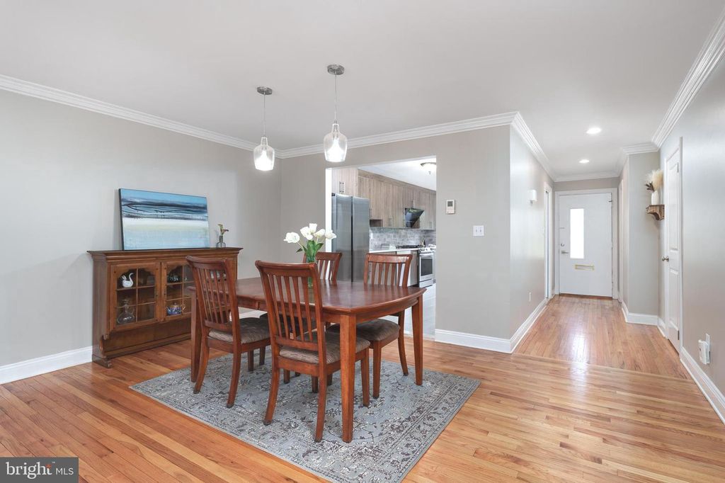 16 CAMERON CT, Princeton, NJ 08540
