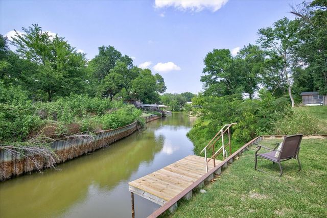 913 Keoki Court, Tool, TX 75143