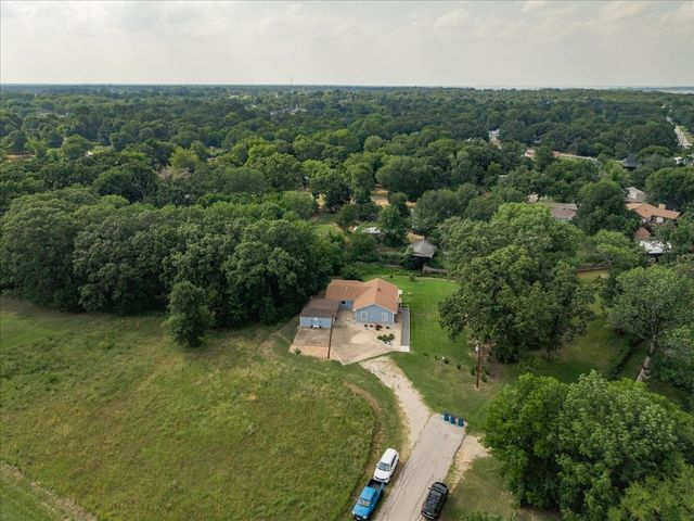 913 Keoki Court, Tool, TX 75143
