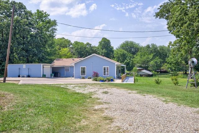 913 Keoki Court, Tool, TX 75143