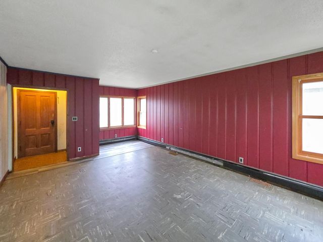 939 Duluth Avenue N, Thief River Falls, MN 56701