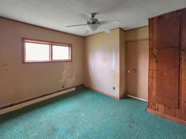 939 Duluth Avenue N, Thief River Falls, MN 56701