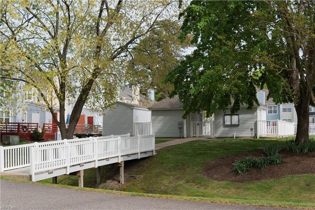 1111 Palmerton DR, Newport News, VA 23602