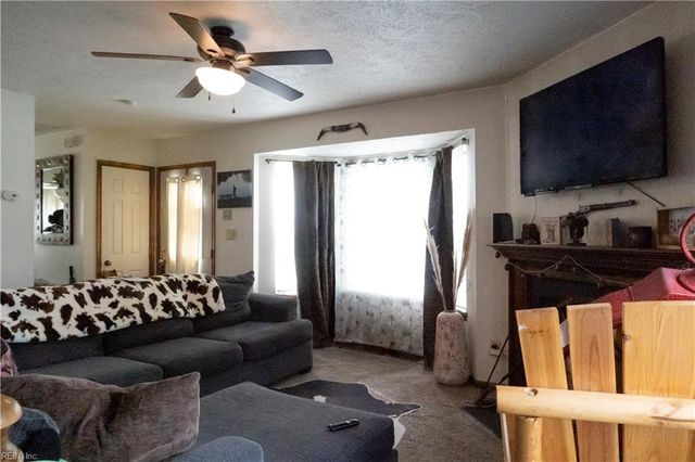 1111 Palmerton DR, Newport News, VA 23602