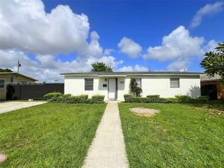 10355 SW 149 TE, Kendall, FL 33176