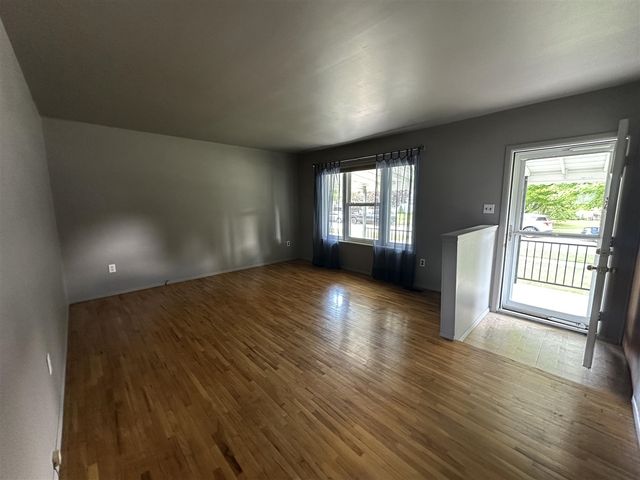 9856 Van Buren Street, Belleville, MI 48111