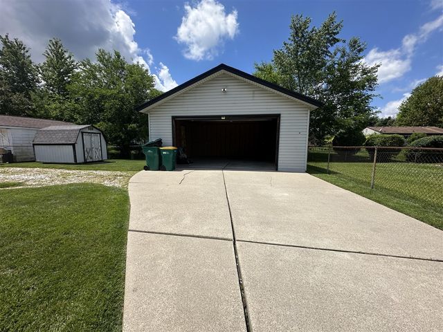 9856 Van Buren Street, Belleville, MI 48111