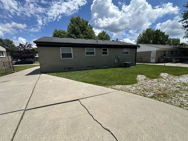 9856 Van Buren Street, Belleville, MI 48111