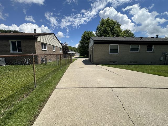 9856 Van Buren Street, Belleville, MI 48111