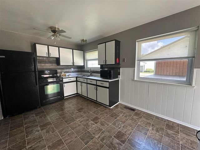 9856 Van Buren Street, Belleville, MI 48111
