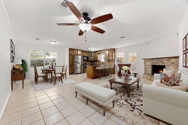 113 Hillendale Drive, Livingston, TX 77351