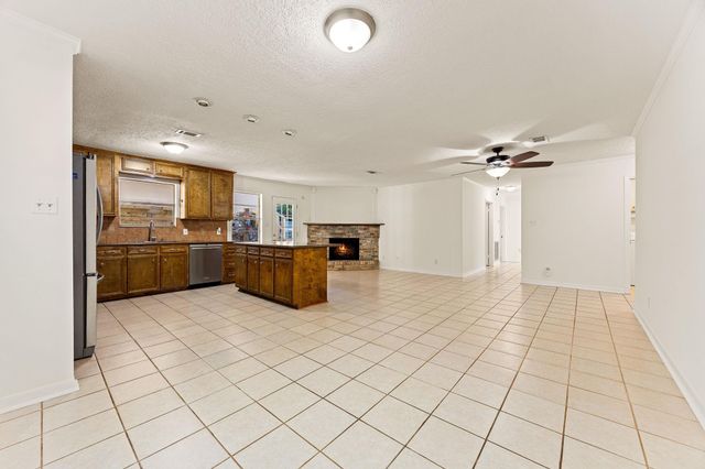 113 Hillendale Drive, Livingston, TX 77351