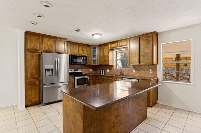 113 Hillendale Drive, Livingston, TX 77351