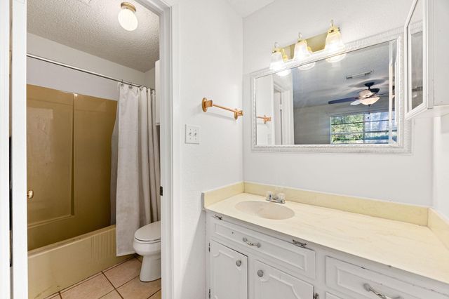 113 Hillendale Drive, Livingston, TX 77351