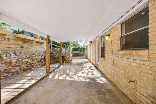 113 Hillendale Drive, Livingston, TX 77351