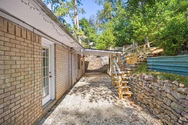 113 Hillendale Drive, Livingston, TX 77351