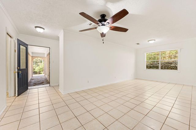 113 Hillendale Drive, Livingston, TX 77351