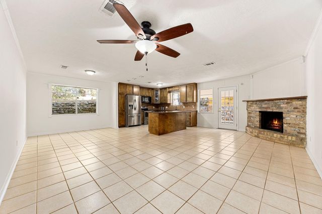 113 Hillendale Drive, Livingston, TX 77351