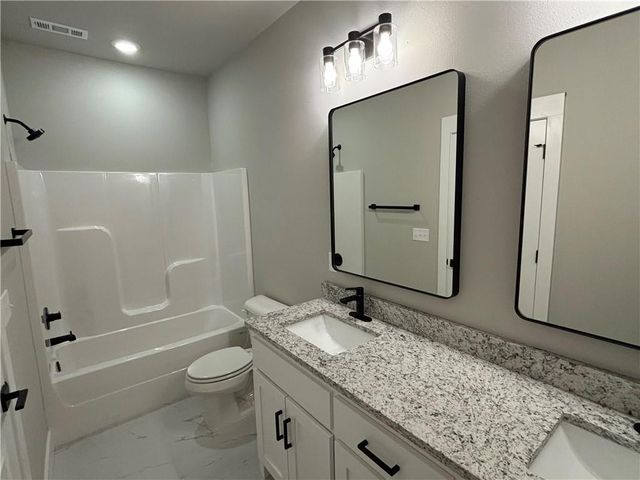 7 Prestwick Lane, Bella Vista, AR 72715