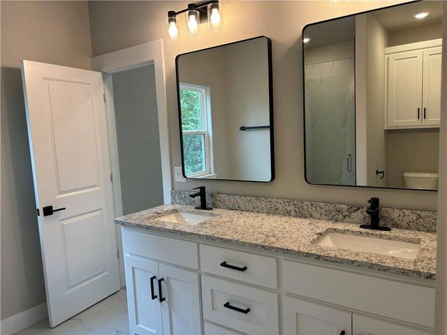 7 Prestwick Lane, Bella Vista, AR 72715