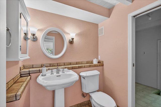 1635 NE Beacon Drive, Grants Pass, OR 97526