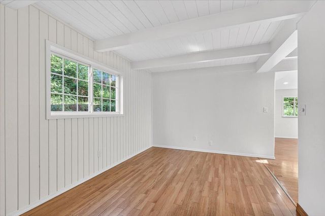 1635 NE Beacon Drive, Grants Pass, OR 97526