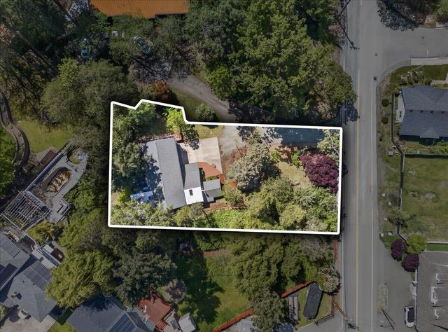 1635 NE Beacon Drive, Grants Pass, OR 97526