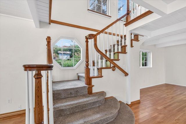 1635 NE Beacon Drive, Grants Pass, OR 97526