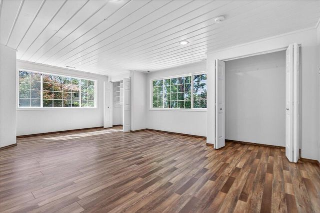 1635 NE Beacon Drive, Grants Pass, OR 97526