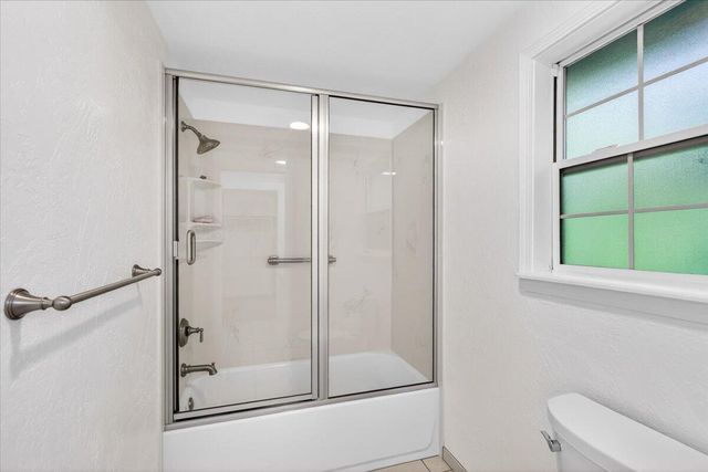 1635 NE Beacon Drive, Grants Pass, OR 97526