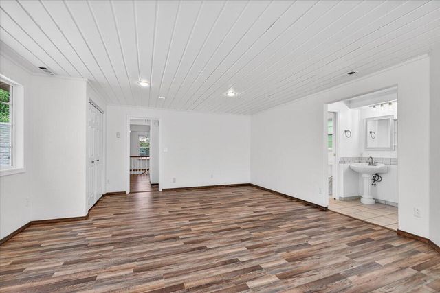 1635 NE Beacon Drive, Grants Pass, OR 97526