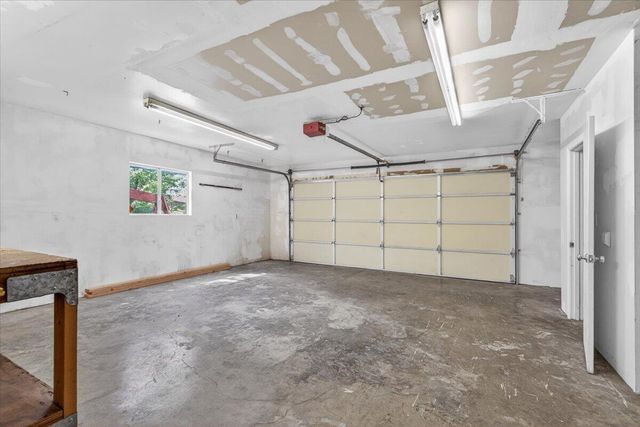 1635 NE Beacon Drive, Grants Pass, OR 97526