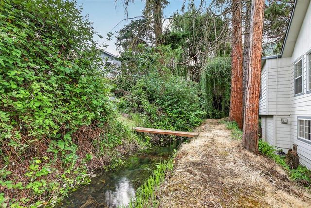 1635 NE Beacon Drive, Grants Pass, OR 97526