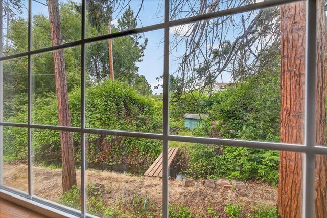 1635 NE Beacon Drive, Grants Pass, OR 97526