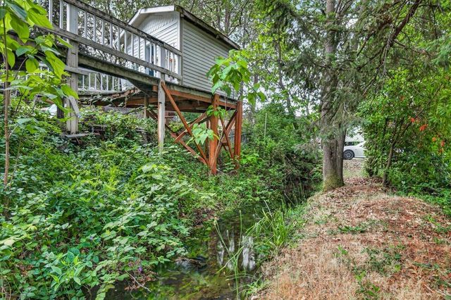 1635 NE Beacon Drive, Grants Pass, OR 97526