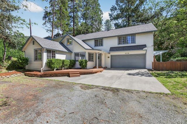 1635 NE Beacon Drive, Grants Pass, OR 97526